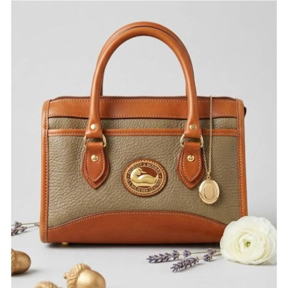 Dooney & bourke vintage mini bag purse leather small cute good condition